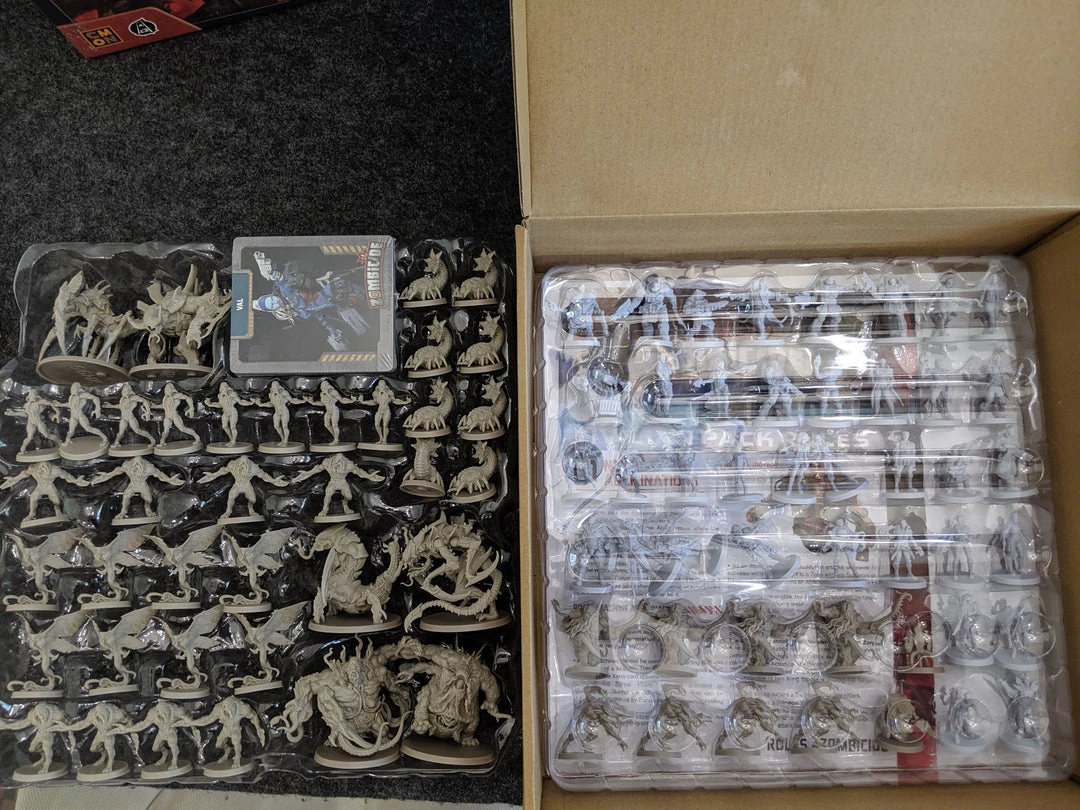 CMON Zombicide - Invader : Civilian Extras Box CMon Boxed Games 4 CMON Zombicide - Invader : Civilian Extras Box CMon Boxed Games