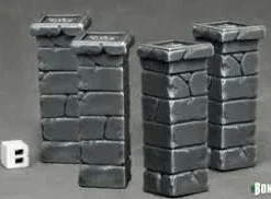 Reaper Bones- Graveyard Fencepsts (4) Dungeons & Dragons